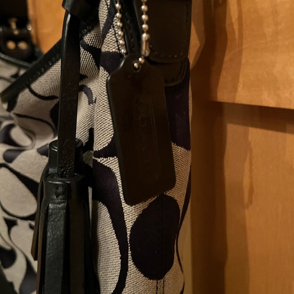 Coach Black and Gray Signature Shoulder Bag - Picture 4 of 11